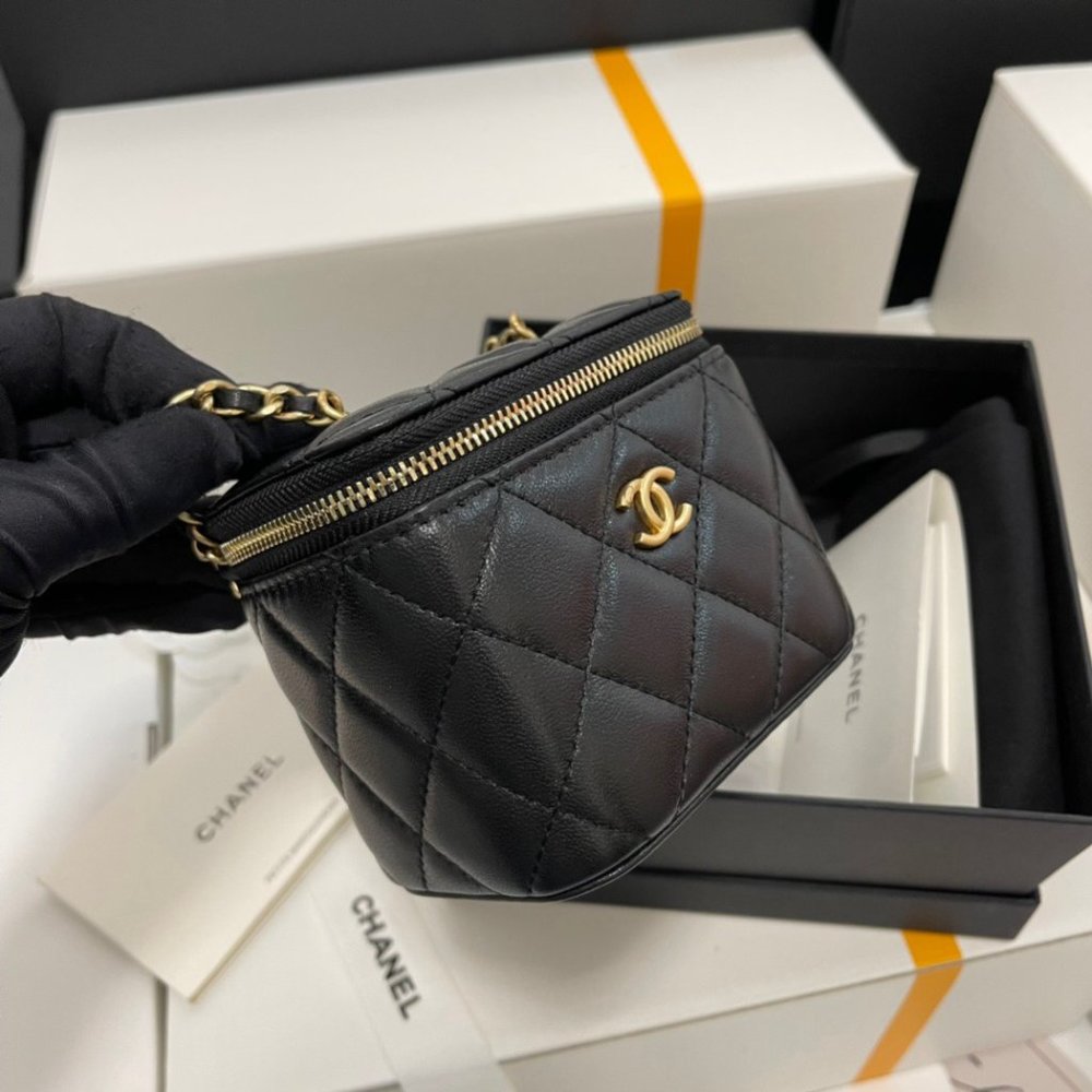 ✅CHANEL Pearl Crush Vanity Case with Chain Quilted Lambskin Mini Black - Picture 6 of 9
